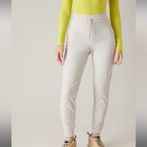 ATHLETA HEADLANDS HYBRID MID RISE JOGGER